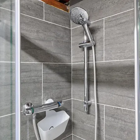 Bm-appartement Design En Duplex Champs-elysees *