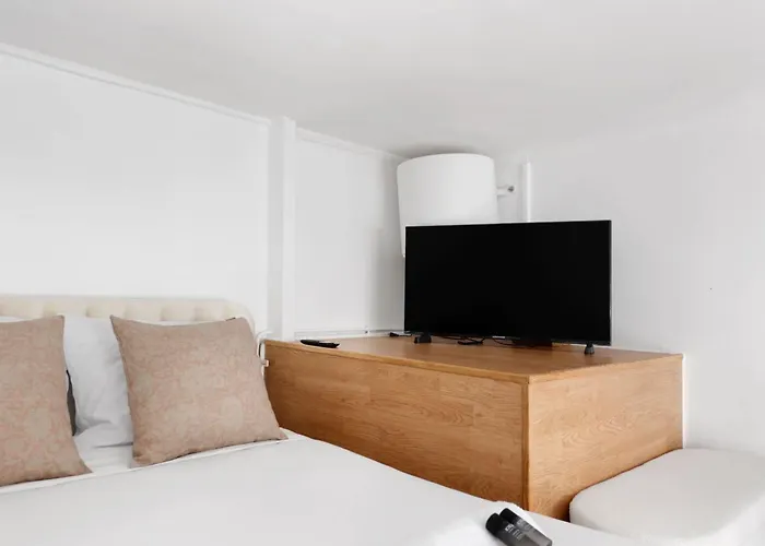 Bm-appartement Design En Duplex Champs-elysees Apartmán *